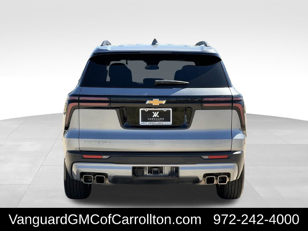 Used 2025 Chevrolet Traverse LT FWD image 7