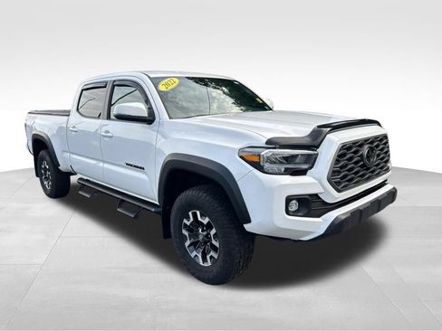 Certified 2022 Toyota Tacoma TRD Off-Road w/ Technology Package AWD/4WD image 8