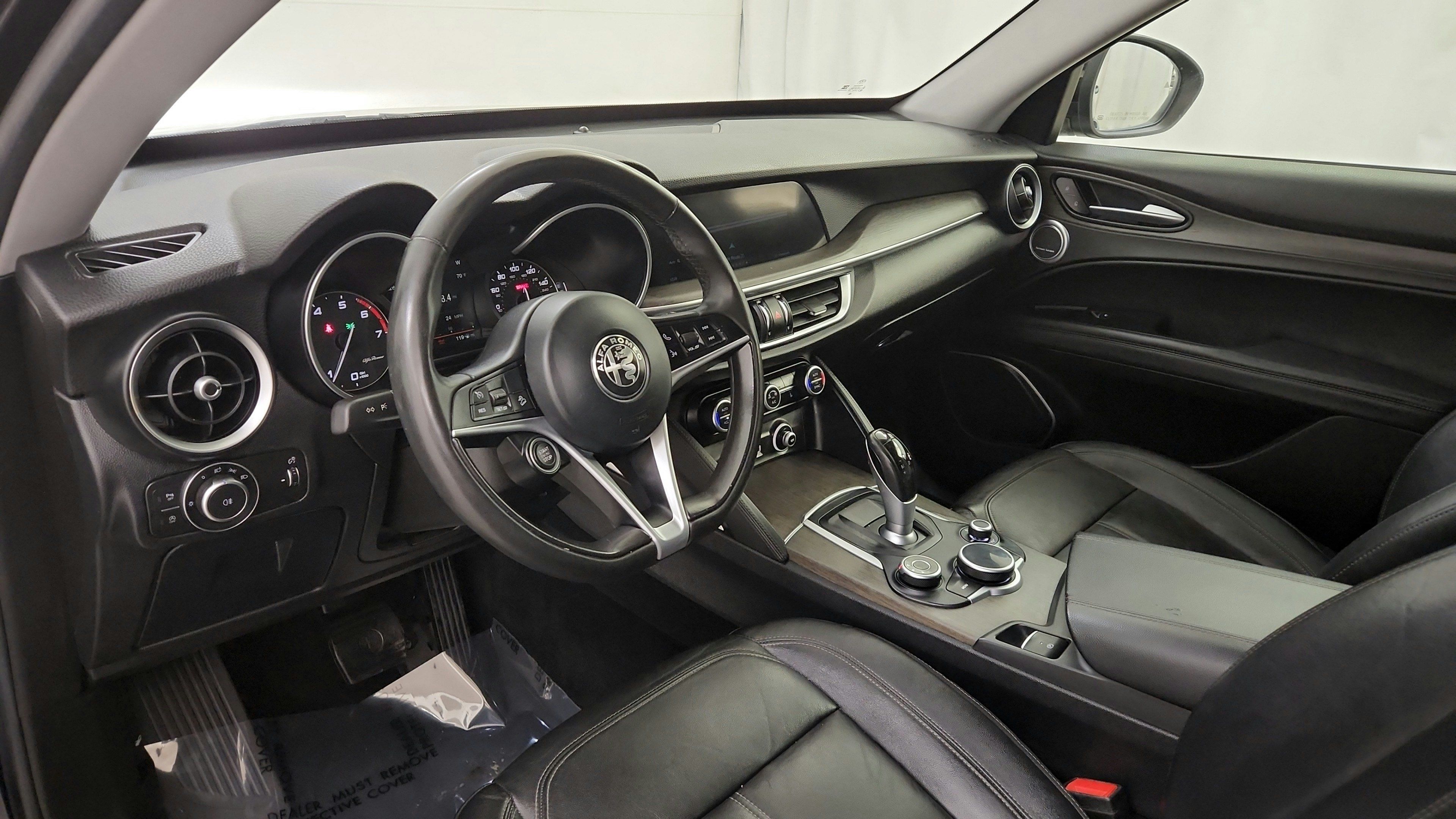 Used 2018 Alfa Romeo Stelvio Ti AWD/4WD image 16