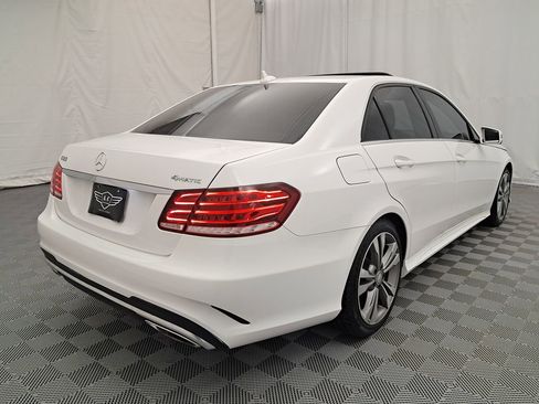 Used 2016 Mercedes-Benz E 350 4MATIC Sedan image 4