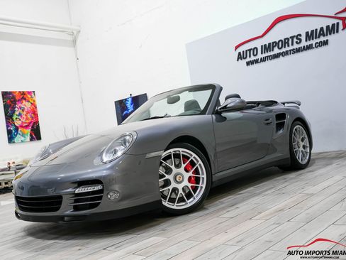 Used 2010 Porsche 911 Turbo image 3