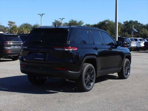 New 2025 Jeep Grand Cherokee Limited image 2