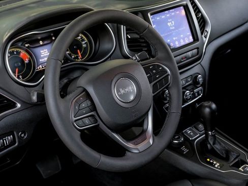 Used 2022 Jeep Cherokee Latitude Lux image 4