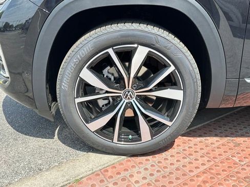 New 2026 Volkswagen Atlas Cross Sport SEL Premium R-Line AWD/4WD image 9