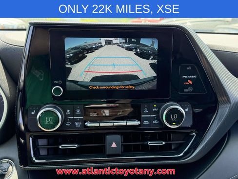 Used 2023 Toyota Highlander XSE AWD/4WD image 29