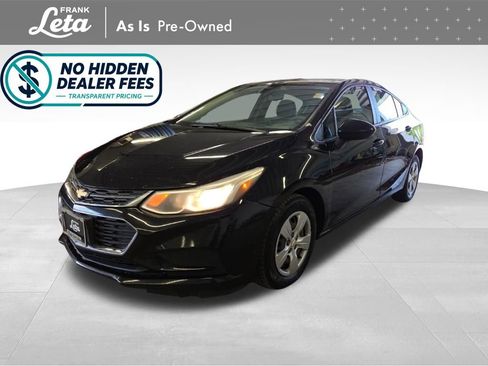 Used 2018 Chevrolet Cruze LS FWD image 1