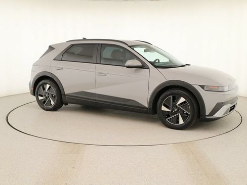 Used 2025 Hyundai Ioniq 5 SEL RWD image 9