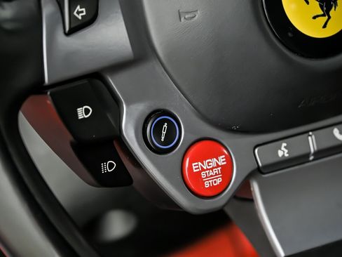 Used 2019 Ferrari 812 Superfast RWD image 24