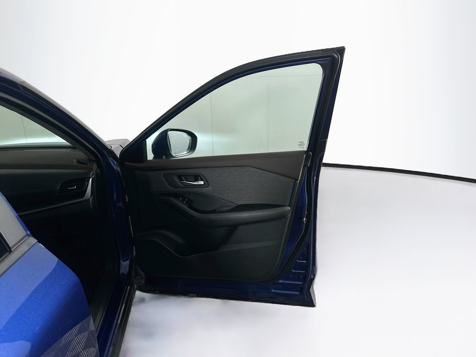 Used 2023 Nissan Rogue SV FWD image 31