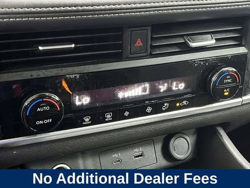Used 2023 Nissan Rogue SV AWD/4WD image 32