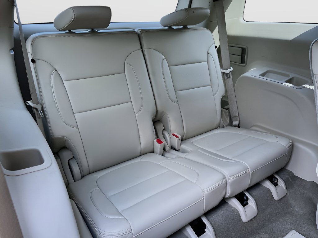 Used 2023 GMC Acadia Denali w/ Denali Technology Package FWD image 28