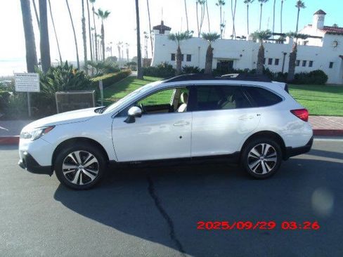 Used 2018 Subaru Outback 2.5i Limited image 3