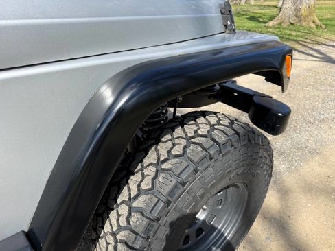 Used 2003 Jeep Wrangler SE image 24