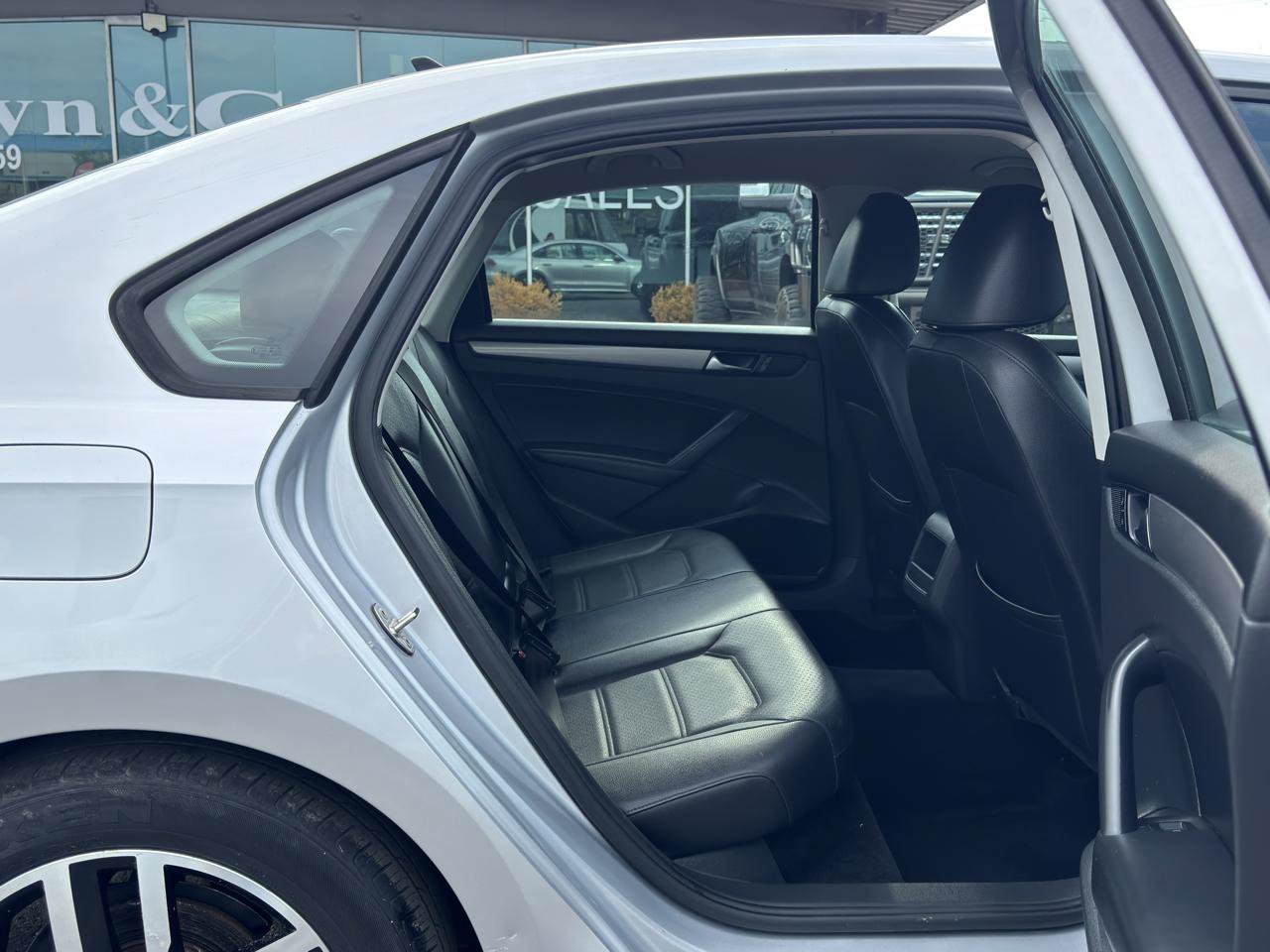 Used 2015 Volkswagen Passat 1.8T Wolfsburg Edition FWD image 14