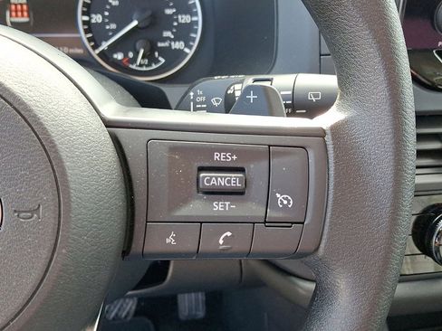 Certified 2025 Nissan Pathfinder S image 18