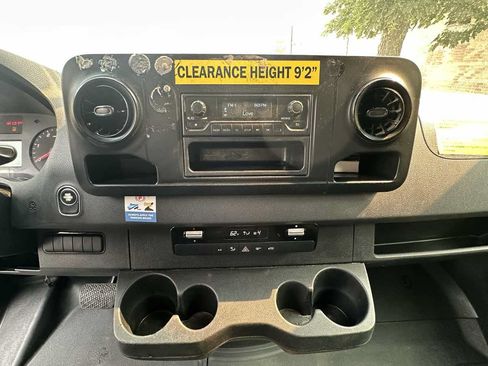Used 2019 Mercedes-Benz Sprinter 144 image 18