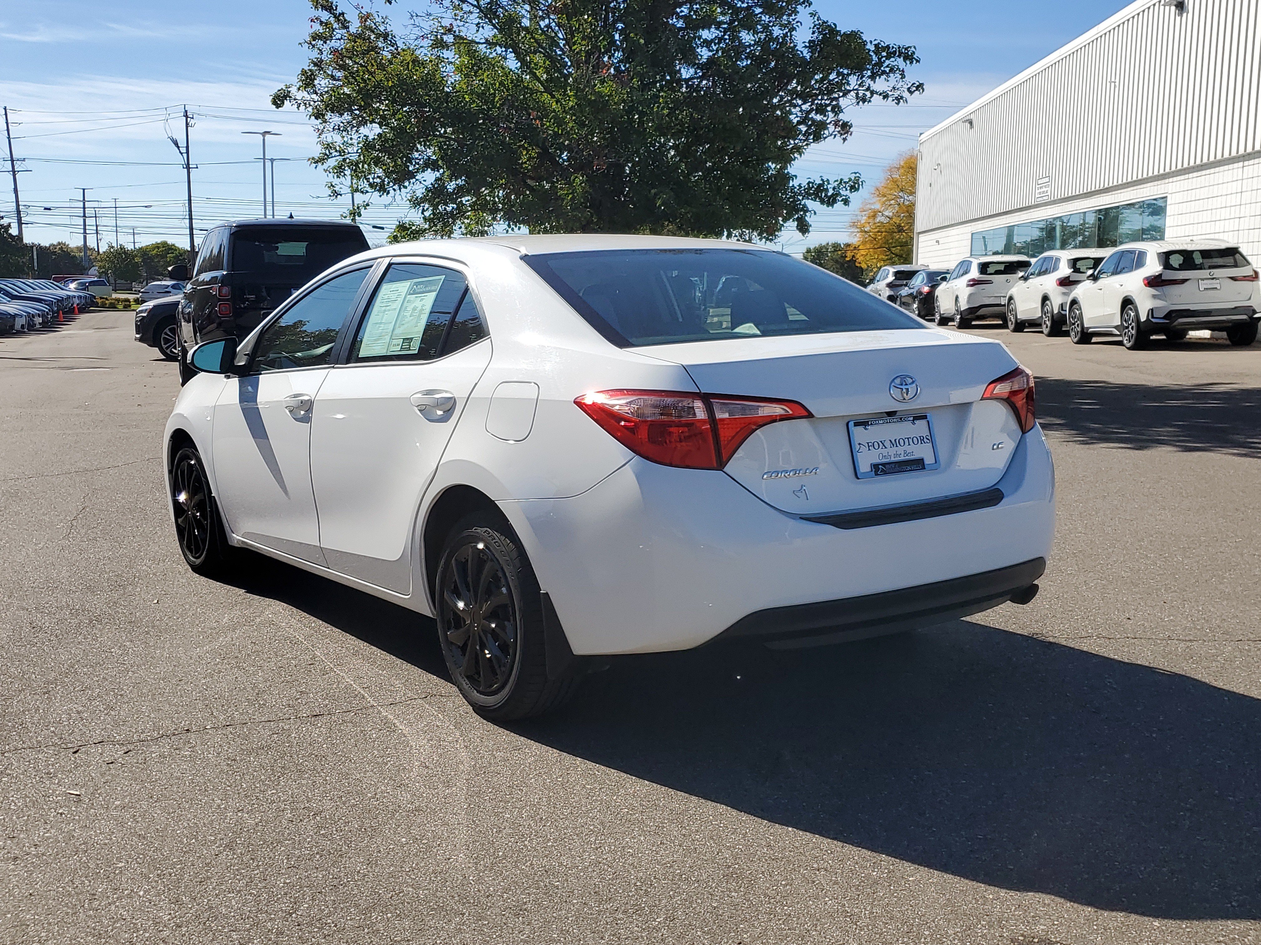 Used 2018 Toyota Corolla LE FWD image 3
