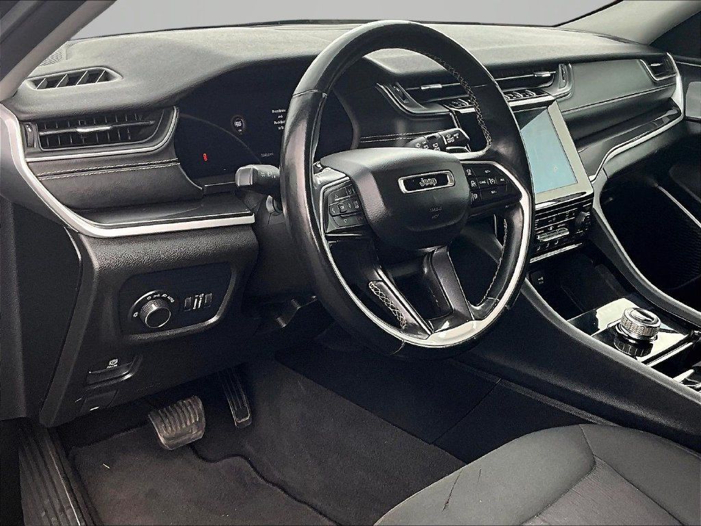 Used 2021 Jeep Grand Cherokee L Laredo w/ Luxury Tech Group I AWD/4WD image 14