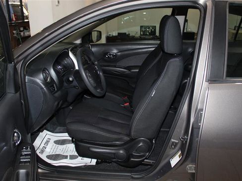 Used 2015 Nissan Versa SV image 21