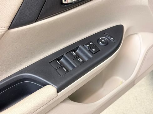 Used 2013 Honda Accord EX-L image 10