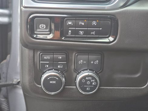 Certified 2025 GMC Yukon Denali AWD/4WD image 31