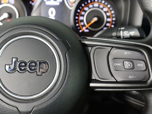 Used 2025 Jeep Wrangler Sport image 10