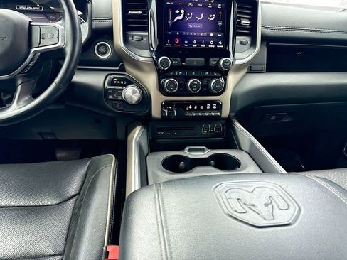 Used 2019 RAM 1500 Laramie AWD/4WD image 18