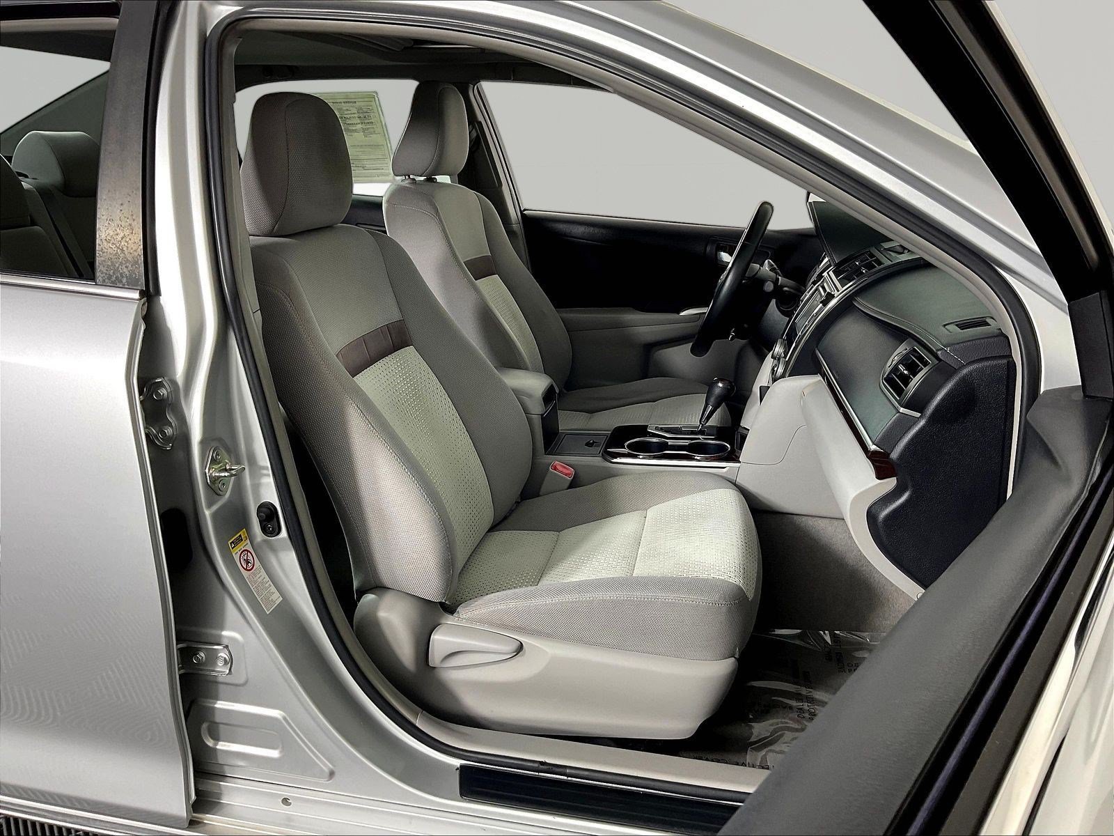 Used 2014 Toyota Camry XLE FWD image 29