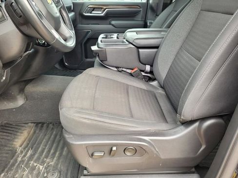 Used 2024 Chevrolet Silverado 2500 LT w/ Convenience Package image 29