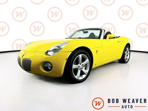 Used 2007 Pontiac Solstice Convertible w/ Premium Package image 3