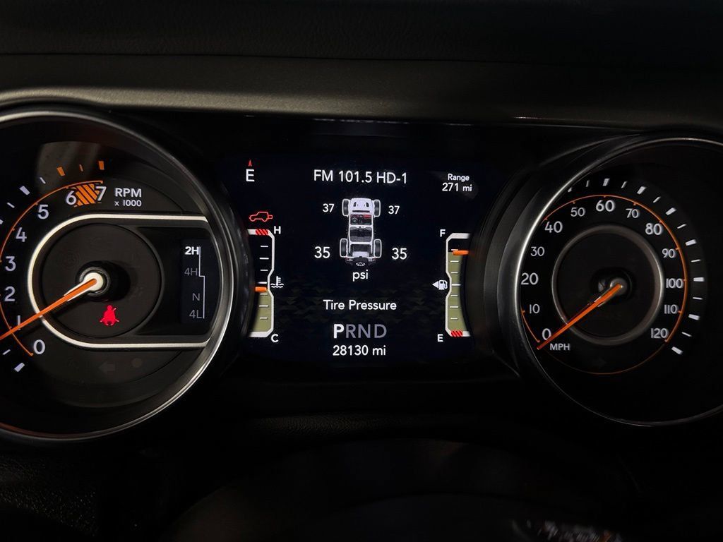 Used 2022 Jeep Wrangler Unlimited Sahara AWD/4WD image 16