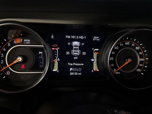 Used 2022 Jeep Wrangler Unlimited Sahara AWD/4WD image 16