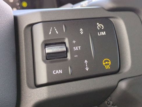 New 2026 Land Rover Defender 130 X-Dynamic SE image 27