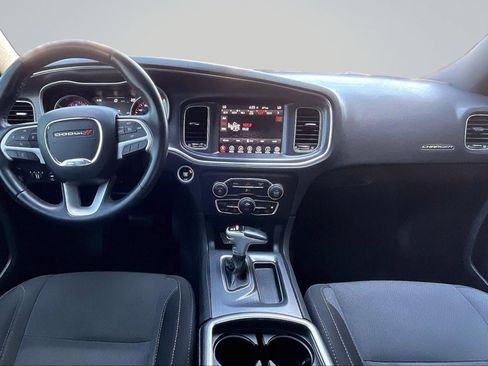 Used 2017 Dodge Charger SXT image 16