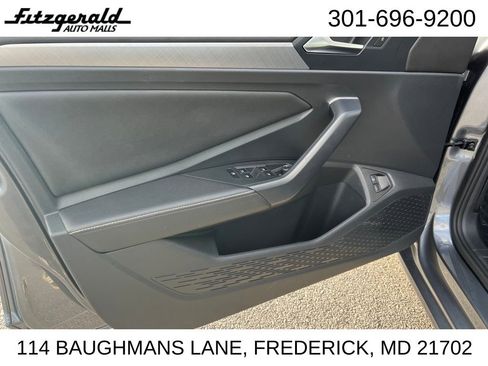 Used 2024 Volkswagen Jetta SE image 14