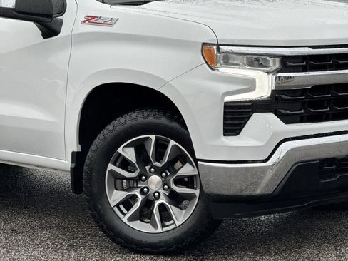 Used 2024 Chevrolet Silverado 1500 LT image 13