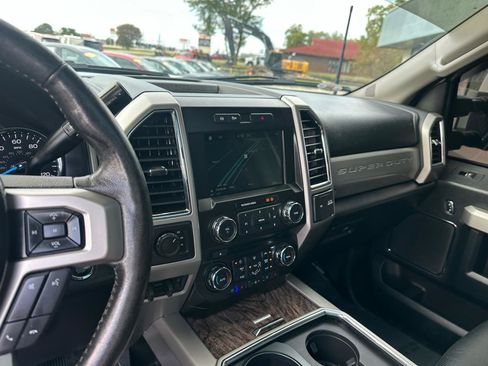 Used 2018 Ford F350 Lariat w/ Lariat Ultimate Package AWD/4WD image 12