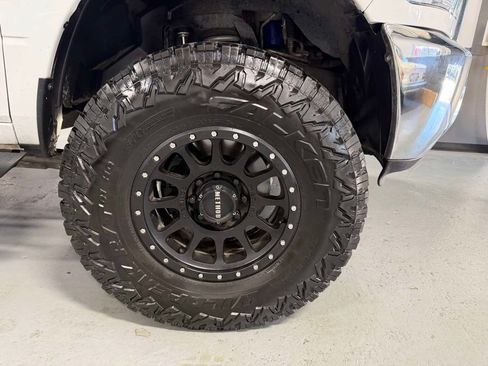Used 2015 RAM 2500 SLT AWD/4WD image 2