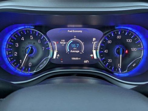 Used 2021 Chrysler Pacifica Touring w/ Uconnect Theater Family Group image 11