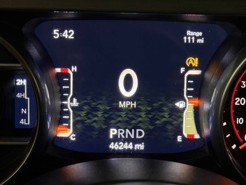 Used 2018 Jeep Wrangler Unlimited Sahara w/ Uconnect 4C Nav & Sound Group AWD/4WD image 68