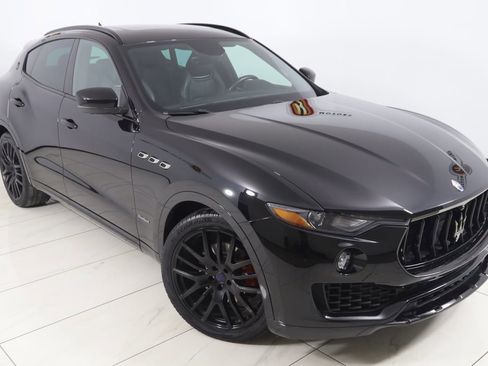 Used 2018 Maserati Levante GranSport image 22