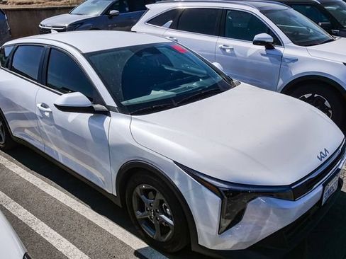 Certified 2025 Kia K4 FWD image 4
