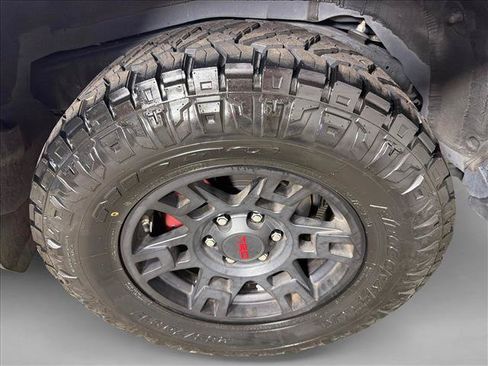 Used 2022 Toyota 4Runner TRD Off-Road AWD/4WD image 17