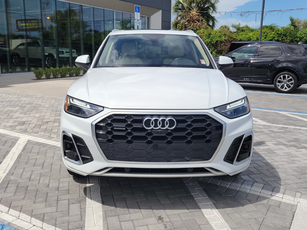 Used 2023 Audi Q5 2.0T Premium Plus w/ Premium Plus Package AWD/4WD image 8
