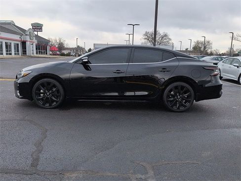 Used 2023 Nissan Maxima SR w/ Sport Mat Group image 4