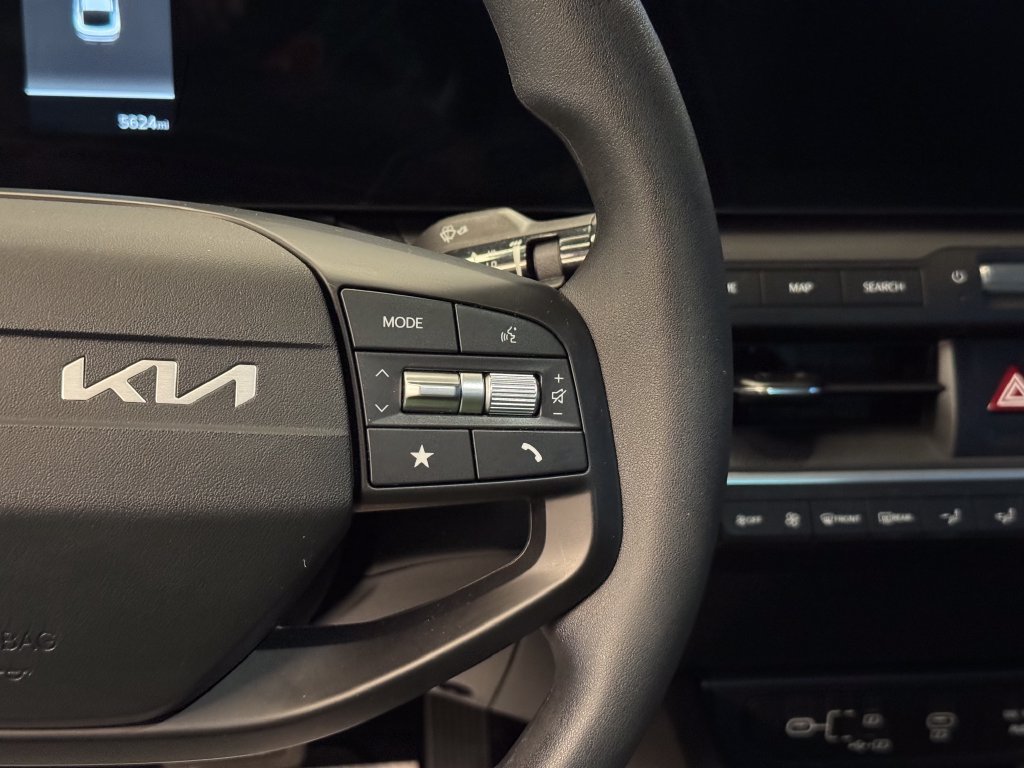 Used 2025 Kia K4 FWD image 12