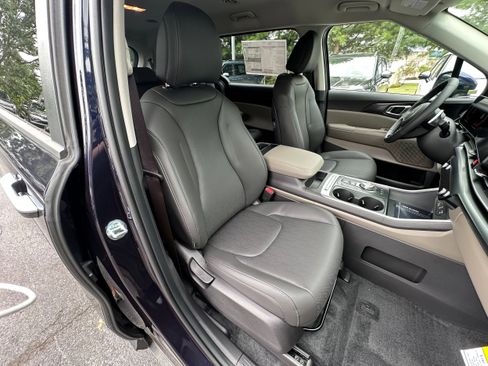 New 2026 Kia Carnival LXS image 25