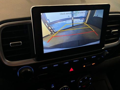 Used 2021 Hyundai Venue SE image 13