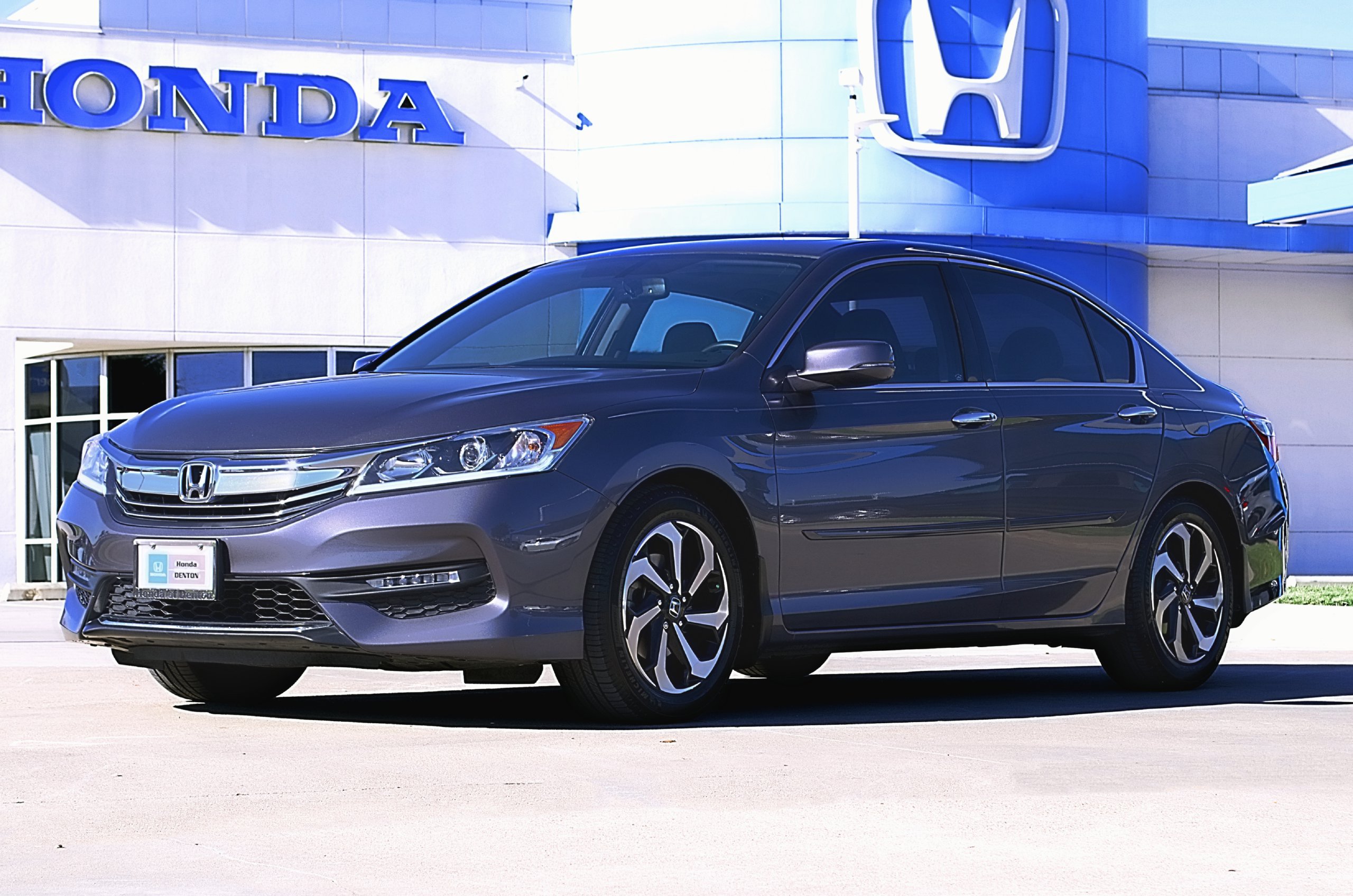 Used 2016 Honda Accord EX-L image 1