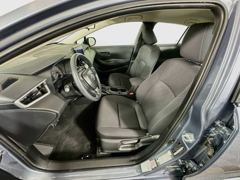 Used 2025 Toyota Corolla LE FWD image 21